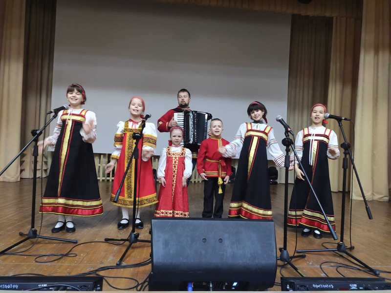 ансамбль капелька. ансамбль капелька первомайское. всемирной детской фольклориады. ансамбль капелька. ансамбль капелька первомайское.